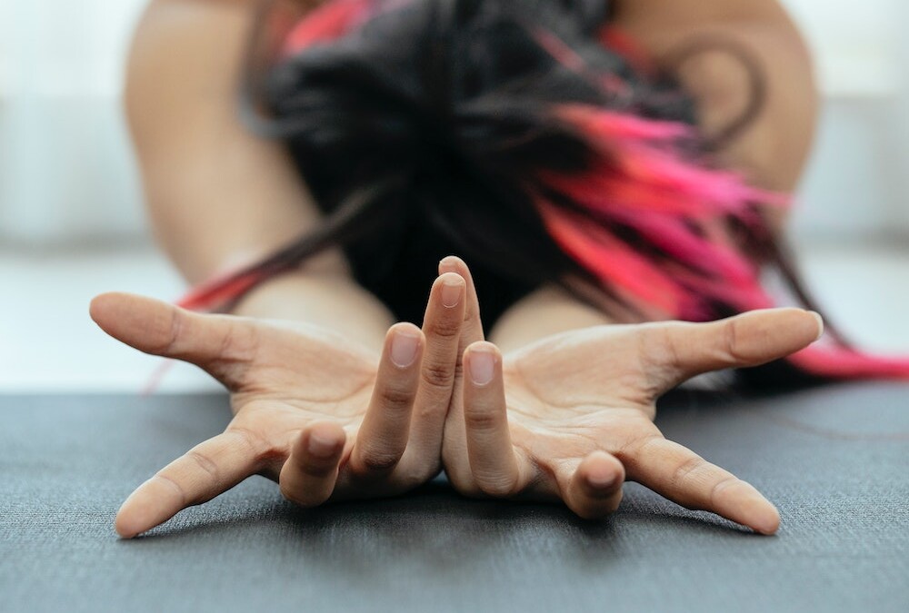 3 példa arra, hogyan védheted a csuklód jógázás közben